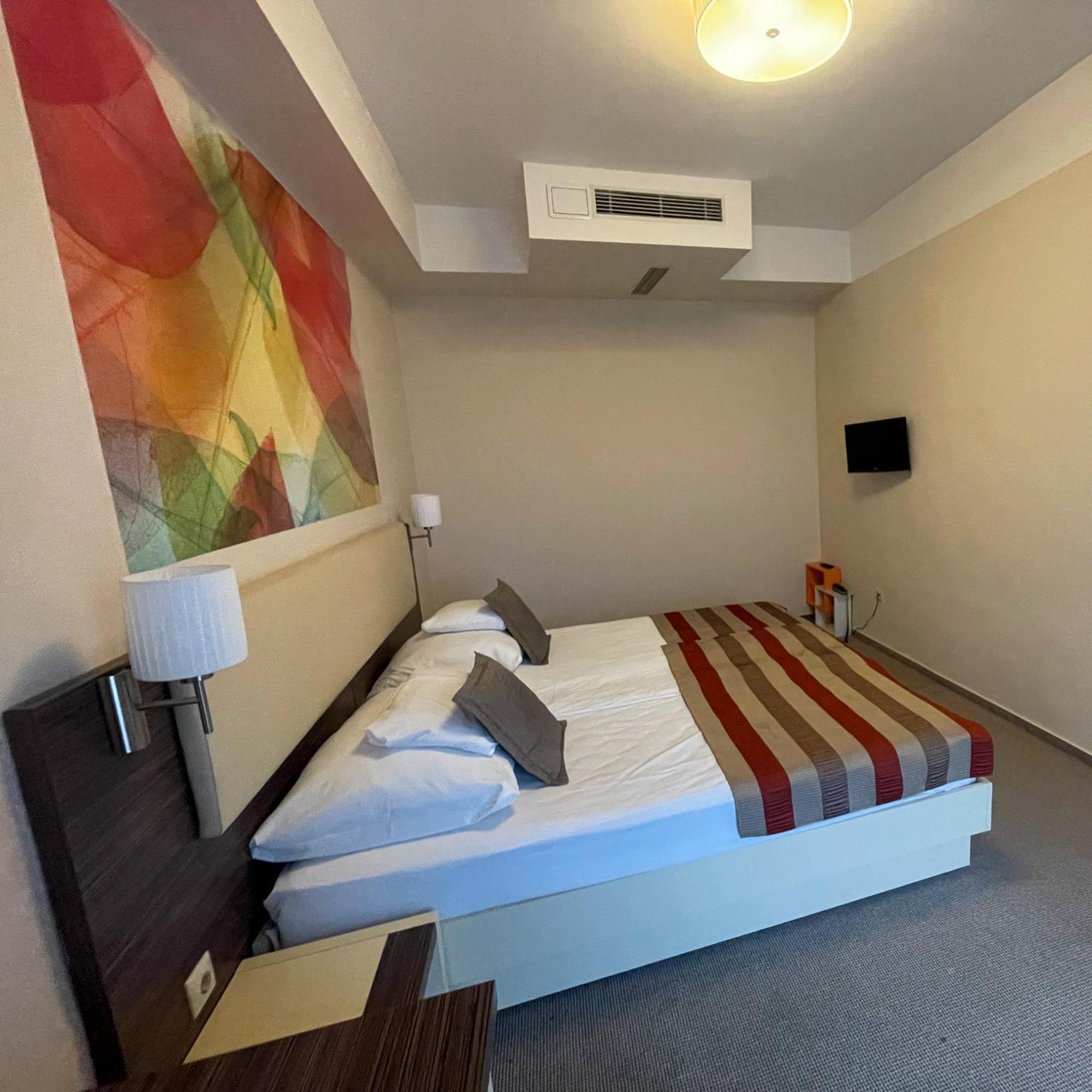 Harmonia Hotel Sarvar Exterior photo