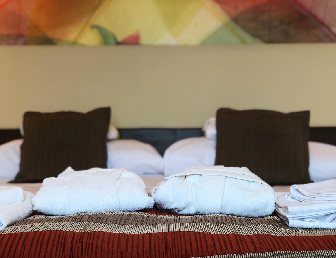 Harmonia Hotel Sarvar Exterior photo